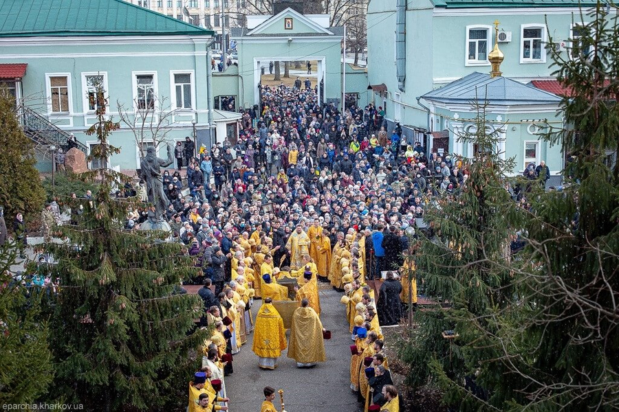 В праздник Торжества православия состоялся крестный ход с молитвой о мире в Украине (ФОТО+ВИДЕО) | Фото 17
