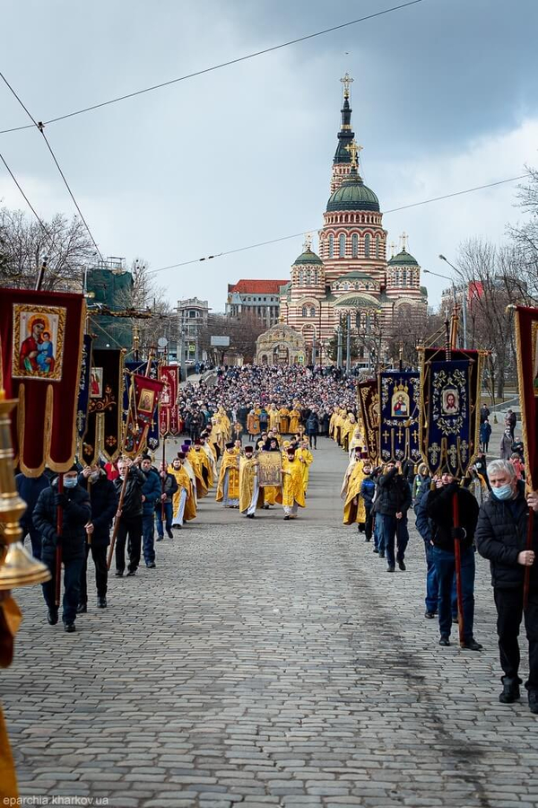 В праздник Торжества православия состоялся крестный ход с молитвой о мире в Украине (ФОТО+ВИДЕО) | Фото 11