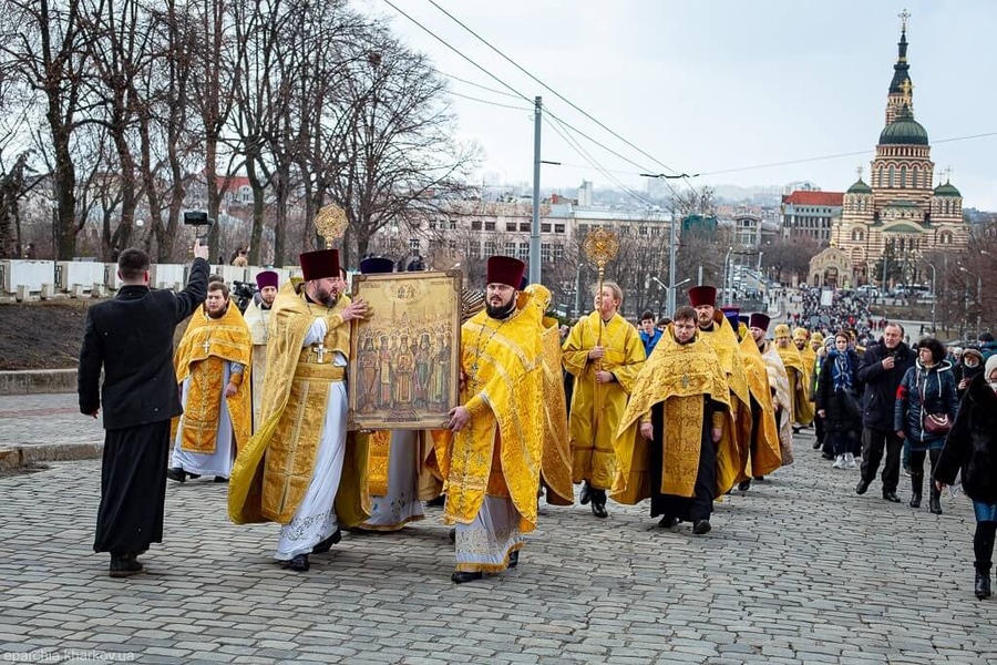 В праздник Торжества православия состоялся крестный ход с молитвой о мире в Украине (ФОТО+ВИДЕО) | Фото 15
