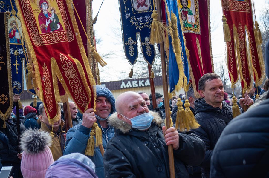 Прихожане нашего храма приняли участие в крестном ходе в день празднования Торжества Православия | Фото 20