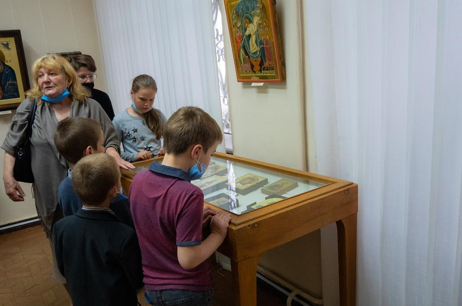 Воспитанники Воскресной школы нашего храма посетили выставку церковного исскуства 
