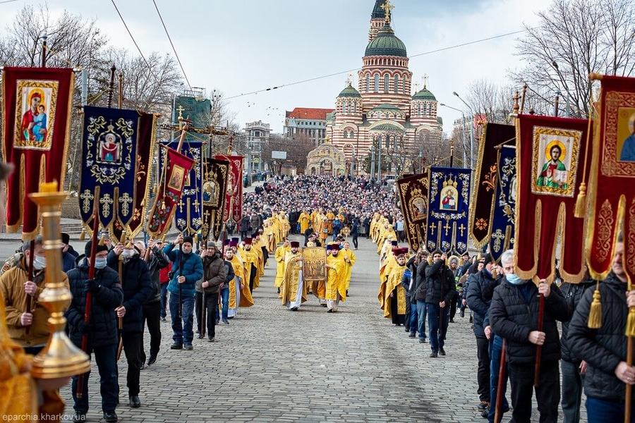 В праздник Торжества православия состоялся крестный ход с молитвой о мире в Украине (ФОТО+ВИДЕО) | Фото 13