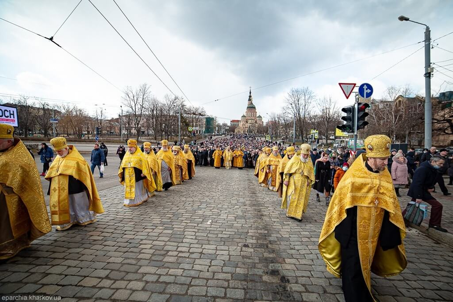 В праздник Торжества православия состоялся крестный ход с молитвой о мире в Украине (ФОТО+ВИДЕО) | Фото 12