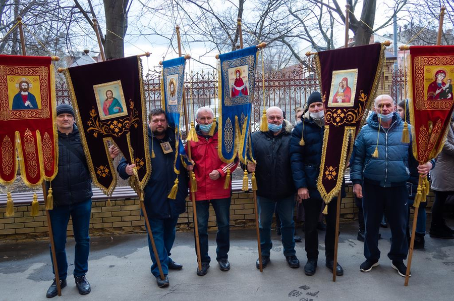 Прихожане нашего храма приняли участие в крестном ходе в день празднования Торжества Православия | Фото 3