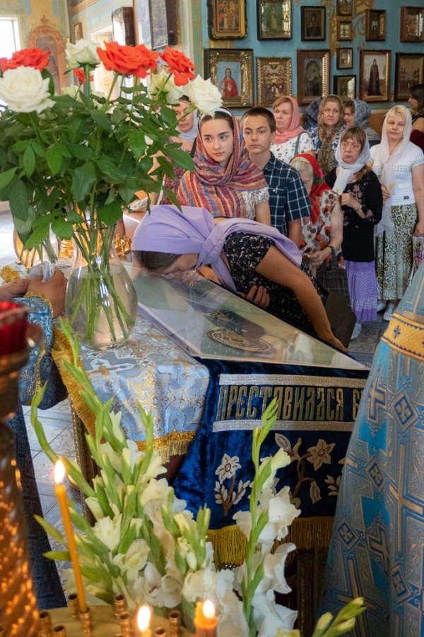 Чин погребіння Пресвятої Богородиці з хресною ходою навколо храму (ФОТО) | Фото 38