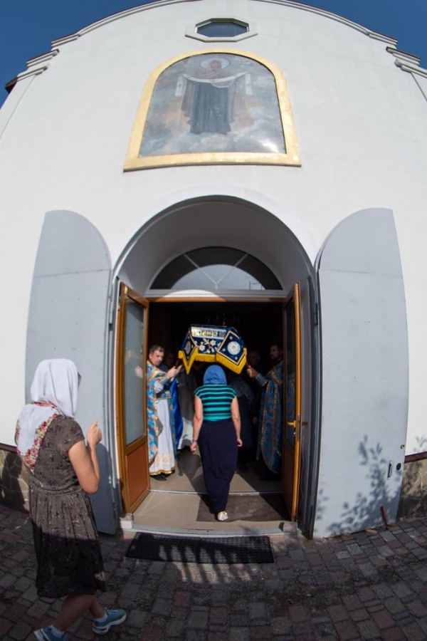 Чин погребіння Пресвятої Богородиці з хресною ходою навколо храму (ФОТО) | Фото 32