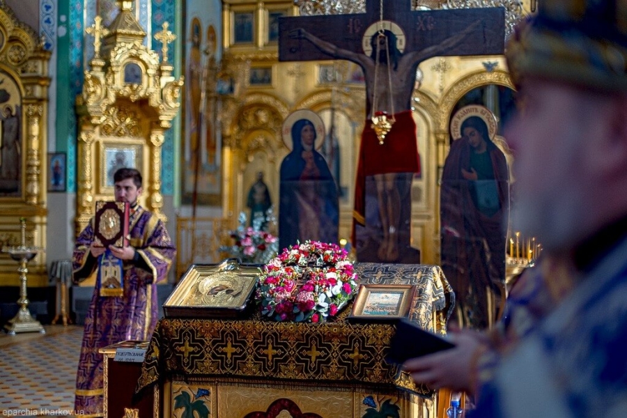Святкове богослужіння у храмі на честь ікони Божої Матері Казанська міста Харкова | Фото 6