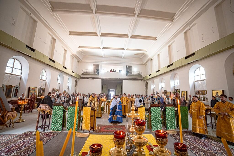 Святкове богослужіння у Свято-Антоніївському храмі міста Харкова (ФОТО) | Фото 4