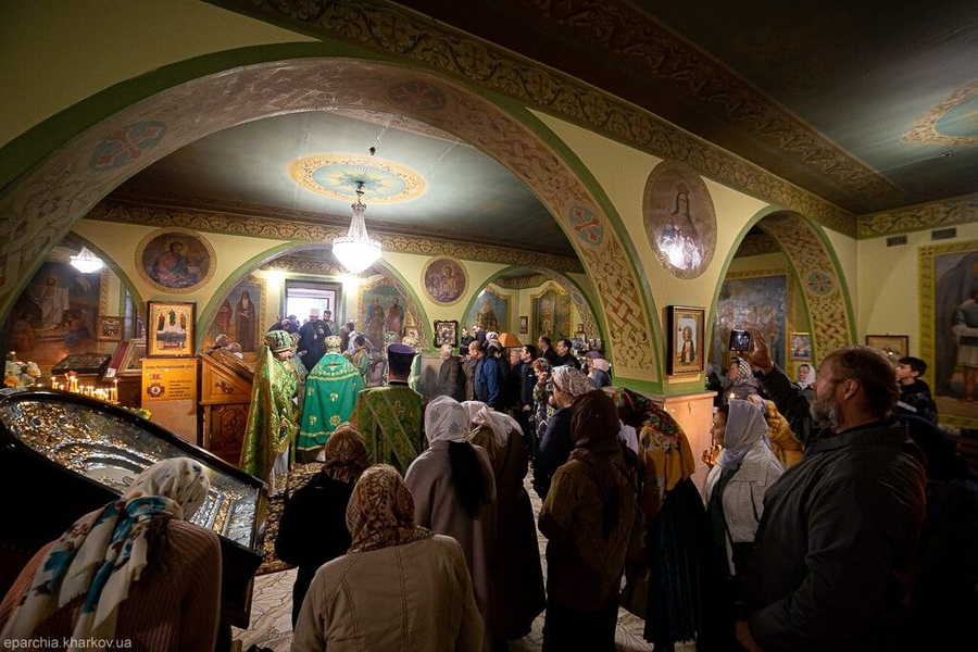 Святкове богослужіння у храмі на честь 2000-річчя Різдва Христового міста Харкова (ФОТО) | Фото 2