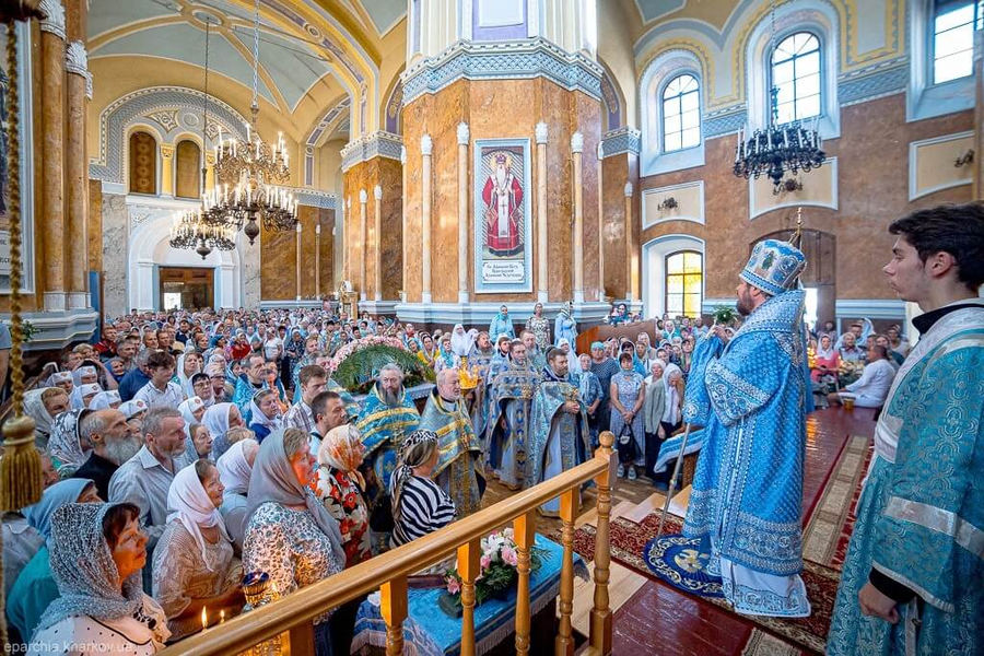 Престольне свято у Свято-Успенському соборі міста Харкова (ФОТО) | Фото 9