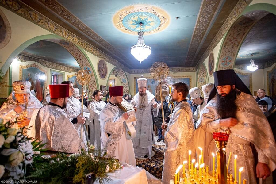 Святкове богослужіння у храмі 2000-річчя Різдва Христового міста Харкова (ФОТО) | Фото 7