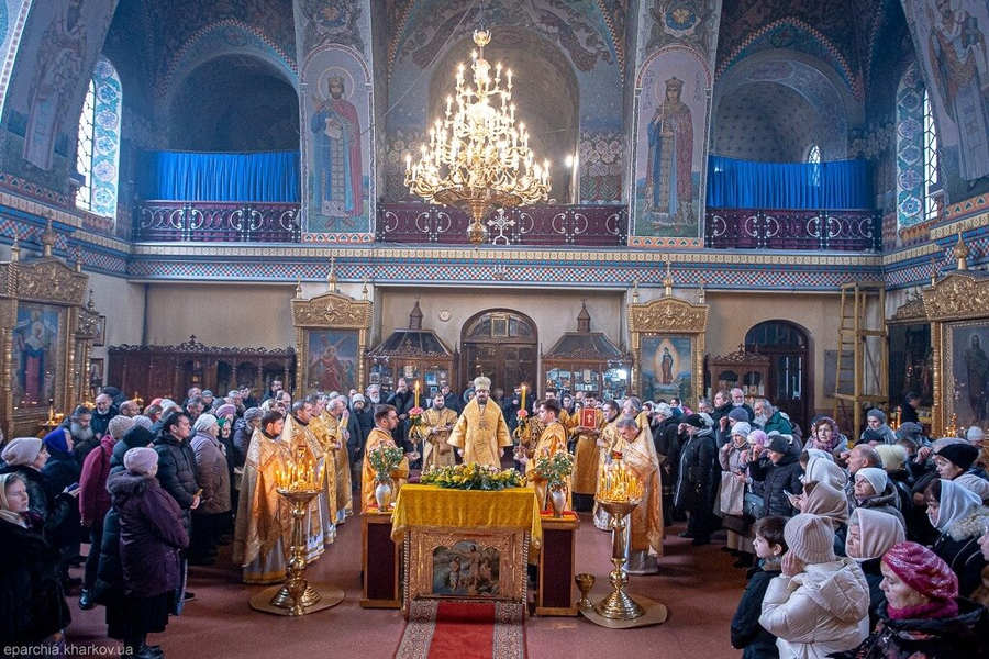 Престольне свято у храмі на честь трьох святителів міста Харкова (ФОТО) | Фото 9