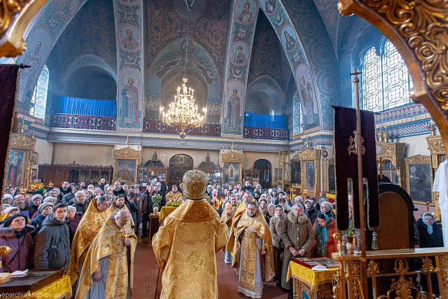 Престольне свято у храмі на честь трьох святителів міста Харкова (ФОТО) | Фото 10