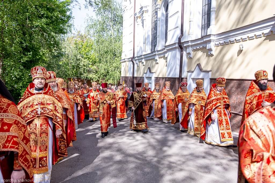 Святкова Літургія в Покровському монастирі міста Харкова (ФОТО) | Фото 11