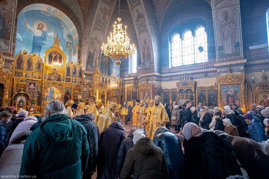 Престольне свято у храмі на честь трьох святителів міста Харкова (ФОТО) | Фото 5