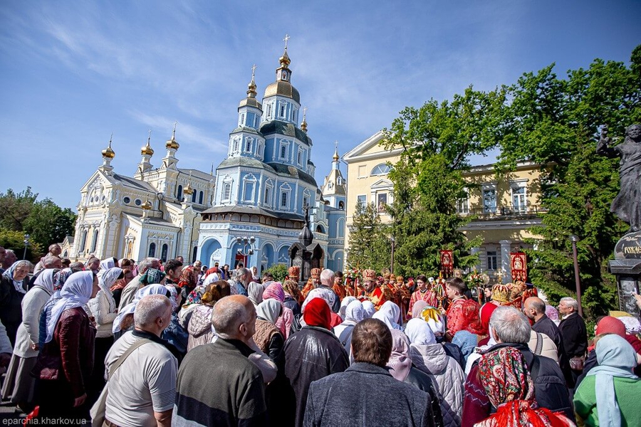 Святкова Літургія в Покровському монастирі міста Харкова (ФОТО) | Фото 14
