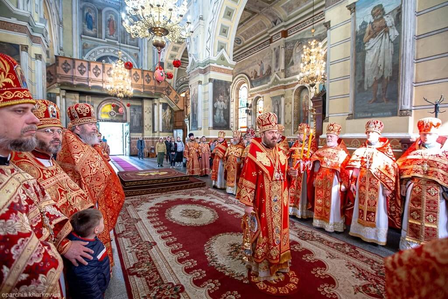 Святкова Літургія в Покровському монастирі міста Харкова (ФОТО) | Фото 4