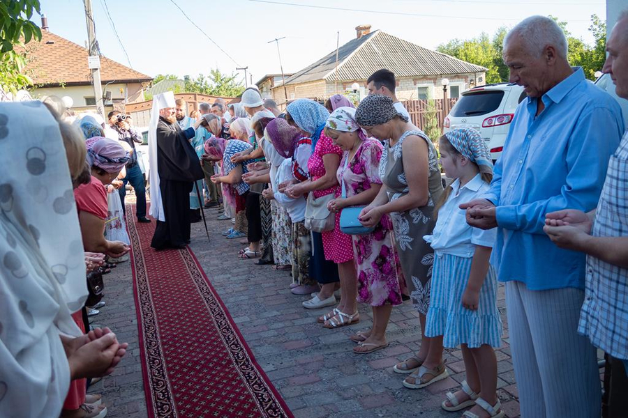 Митрополит Онуфрій звершив Божественну Літургію у нашому храмі (ФОТО) | Фото 4