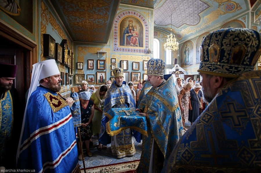 Митрополит Онуфрій звершив Божественну Літургію у нашому храмі (ФОТО) | Фото 8