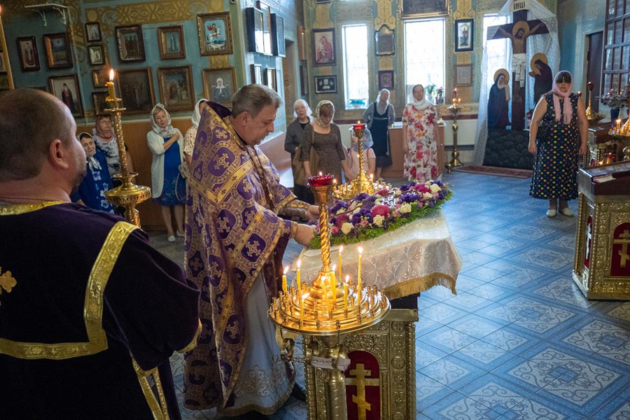 Винесення Чесних Древ Животворящого Хреста Господнього (Вечірнє богослужіння, ФОТО) | Фото 7