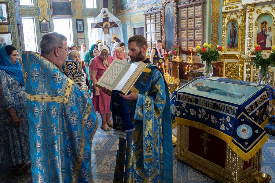 Вечірня свята Успіння Пресвятої Богородиці (ФОТО) | Фото 11