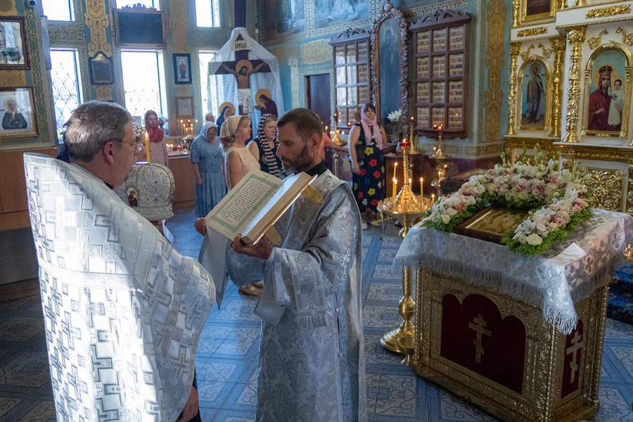 Преображення Господа Бога і Спаса нашого Іісуса Христа (Вечірнє богослужіння, ФОТО) | Фото 14