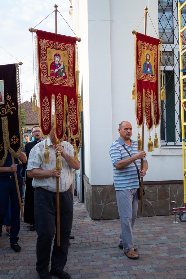 Вечірня свята Успіння Пресвятої Богородиці (ФОТО) | Фото 15