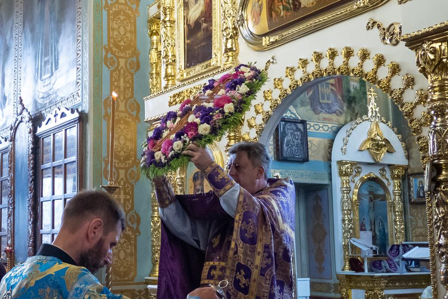 Винесення Чесних Древ Животворящого Хреста Господнього (Вечірнє богослужіння, ФОТО) | Фото 6