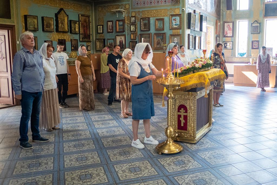 Вечірнє богослужіння напередодні свята святих первоверховних апостолів Петра та Павла (ФОТО) | Фото 7