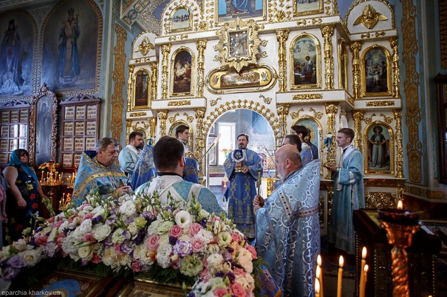 Митрополит Онуфрій звершив Божественну Літургію у нашому храмі (ФОТО) | Фото 27