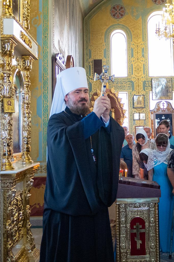 Митрополит Онуфрій звершив Божественну Літургію у нашому храмі (ФОТО) | Фото 49