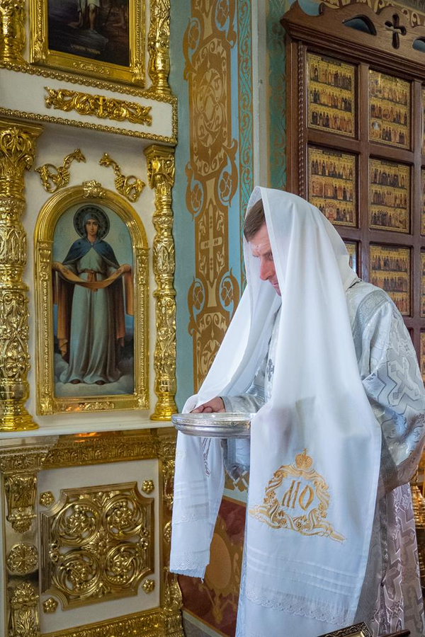 Митрополит Онуфрій звершив Божественну Літургію у нашому храмі (ФОТО) | Фото 16