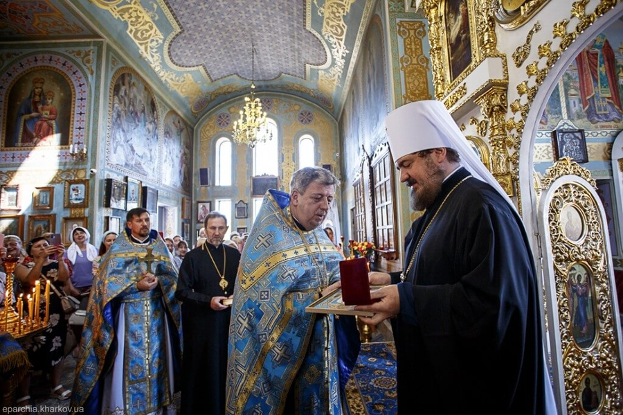 Митрополит Онуфрій звершив Божественну Літургію у нашому храмі (ФОТО) | Фото 47