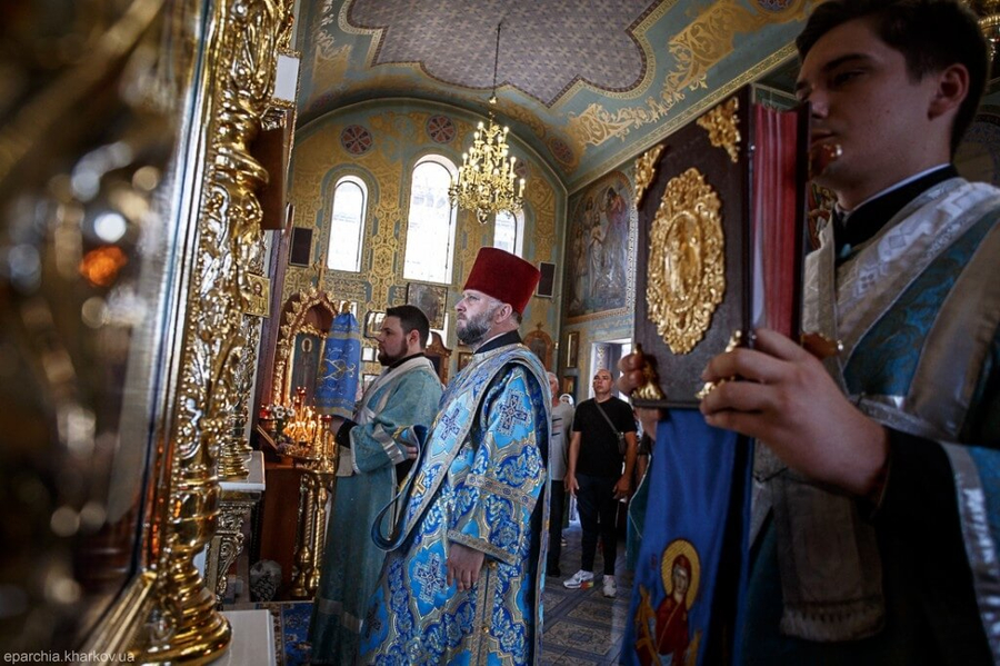 Митрополит Онуфрій звершив Божественну Літургію у нашому храмі (ФОТО) | Фото 10