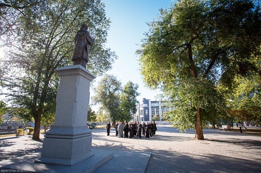 Божественна літургія у річницю блаженної кончини митрополита Никодима (ФОТО) | Фото 14