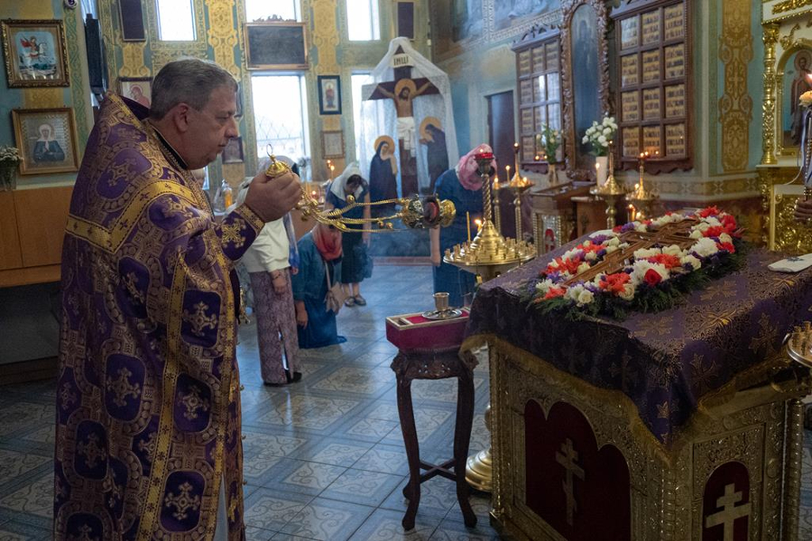 Воздвиження Чесного і Животворящого Хреста Господнього (Вечірнє богослужіння, ФОТО) | Фото 15