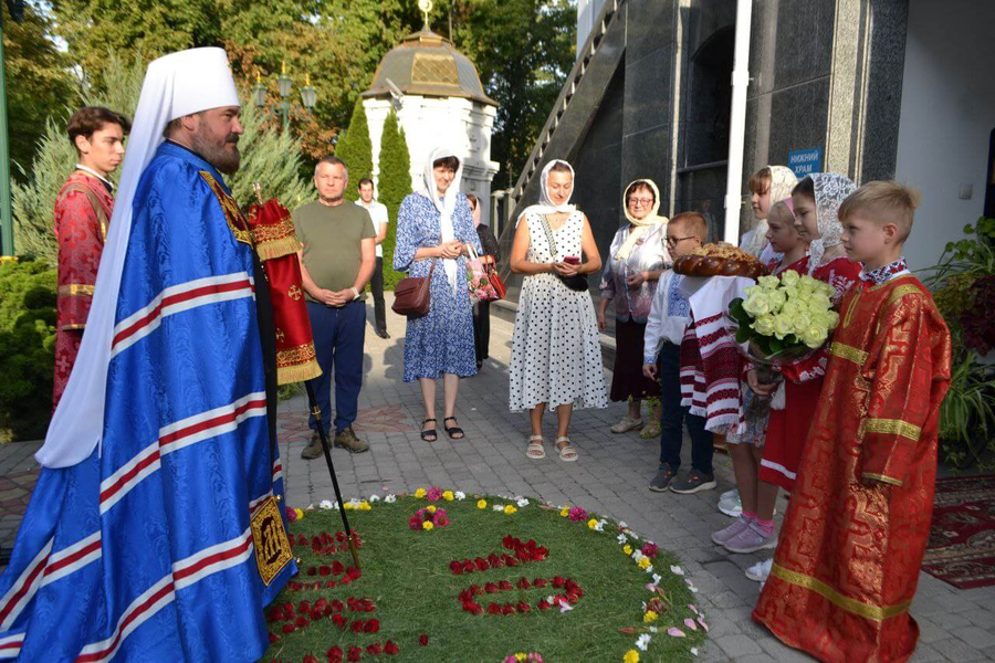 Святкове богослужіння у храмі на честь святих Жен-Мироносиць міста Харкова (ФОТО) | Фото 2