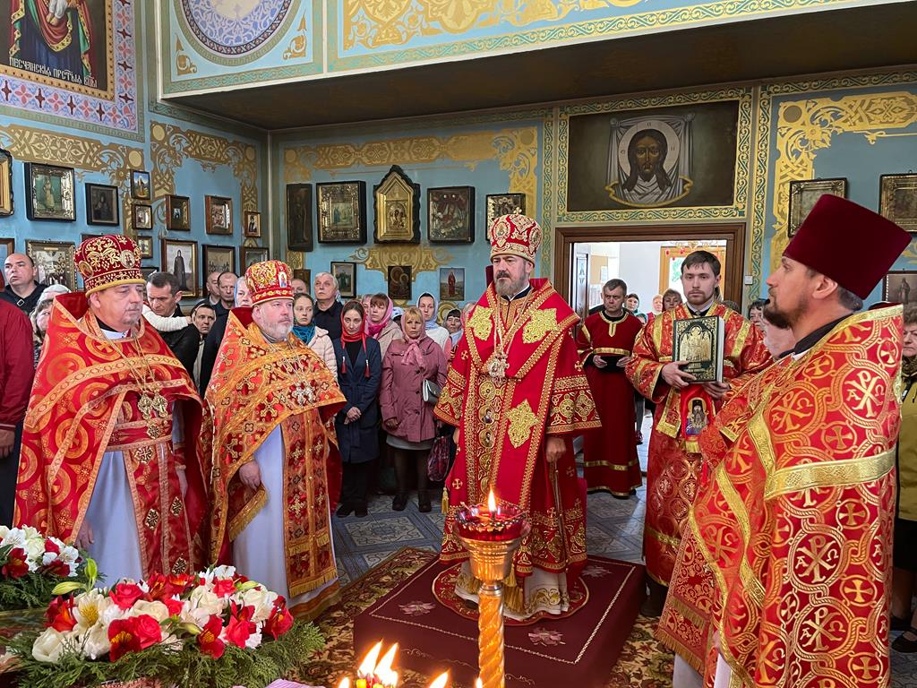 Митрополит Онуфрій звершив Божественну Літургію у нашому храмі (ФОТО)