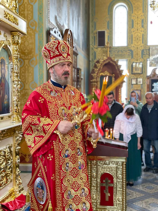 Митрополит Онуфрій звершив Божественну Літургію у нашому храмі (ФОТО) | Фото 22