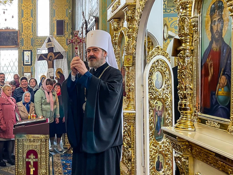 Митрополит Онуфрій звершив Божественну Літургію у нашому храмі (ФОТО) | Фото 45