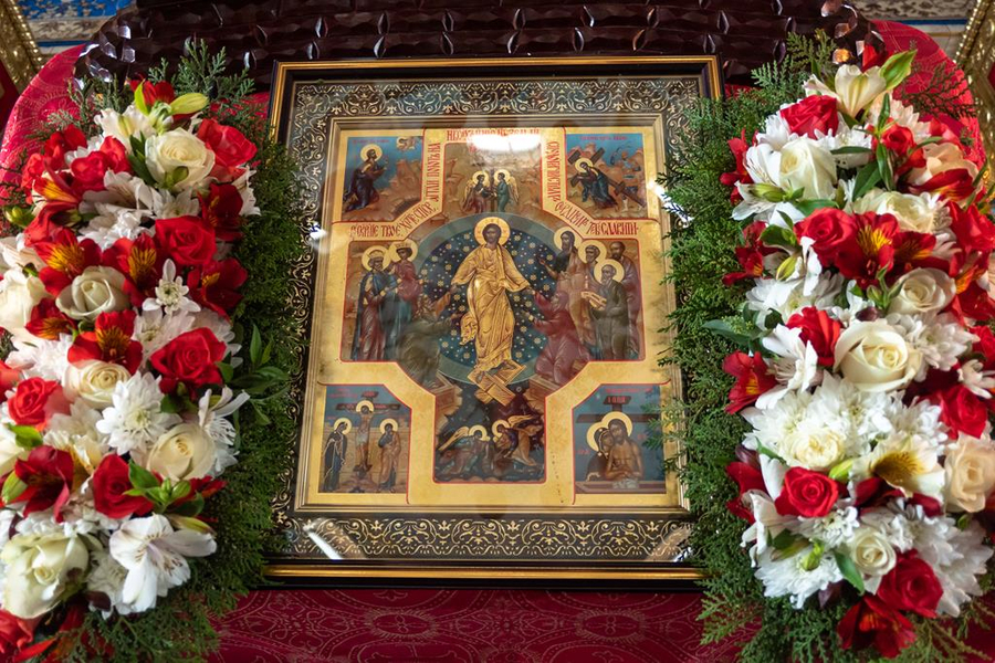 Митрополит Онуфрій звершив Божественну Літургію у нашому храмі (ФОТО) | Фото 7