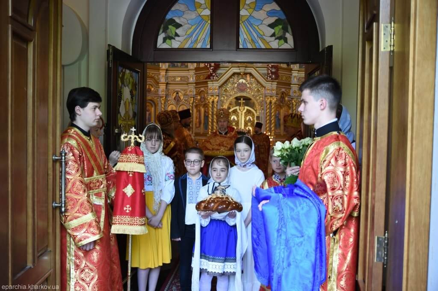 Божественна літургія в Жено-Мироносицькому храмі міста Харкова (ФОТО) | Фото 2