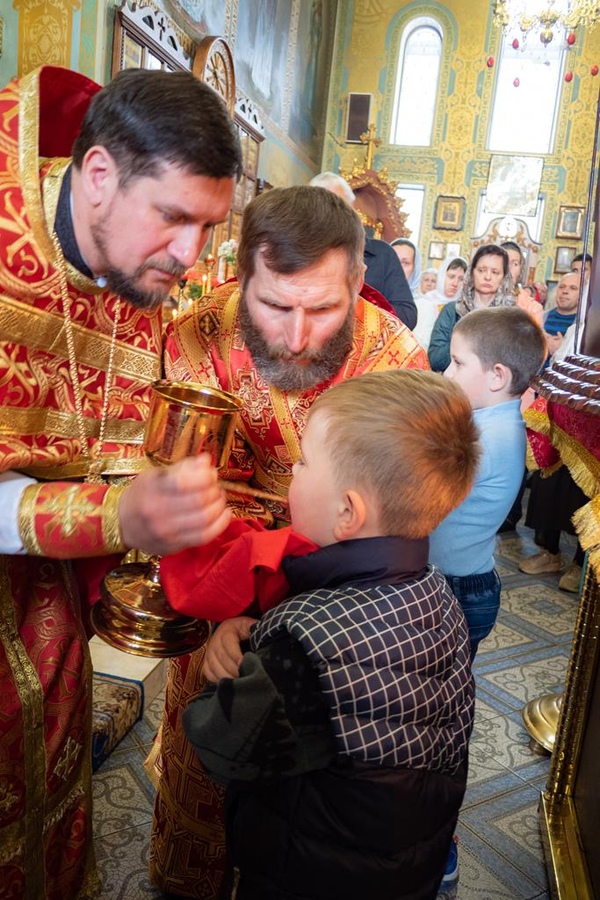 Митрополит Онуфрій звершив Божественну Літургію у нашому храмі (ФОТО) | Фото 32