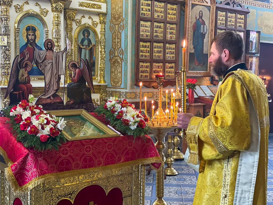 Перенесення мощей святителя і чудотворця Миколая з Мир Лікійських у Бар (Вечірнє богослужіння, ФОТО) | Фото 16