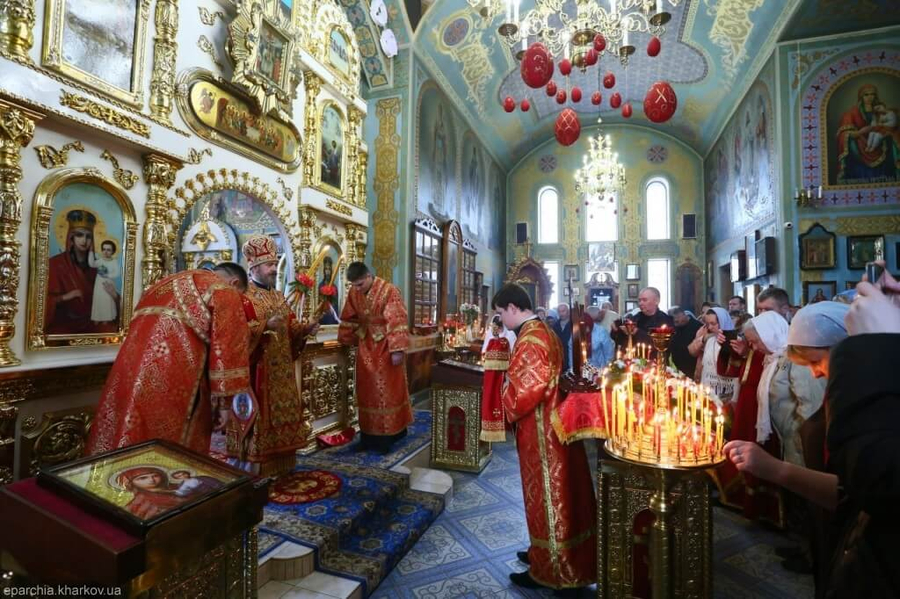 Митрополит Онуфрій звершив Божественну Літургію у нашому храмі (ФОТО) | Фото 23
