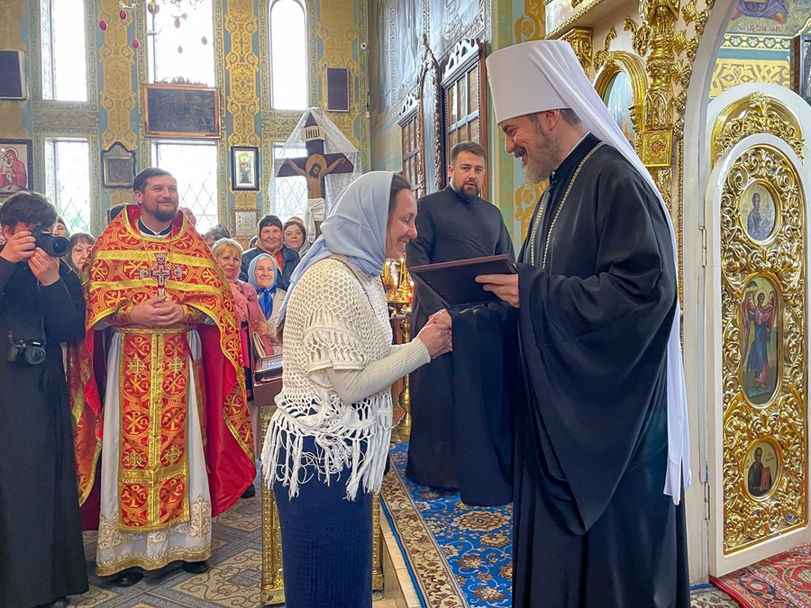 Митрополит Онуфрій звершив Божественну Літургію у нашому храмі (ФОТО) | Фото 41