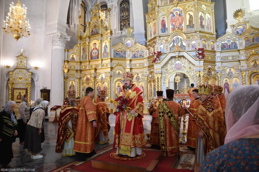 Божественна літургія в Жено-Мироносицькому храмі міста Харкова (ФОТО) | Фото 6