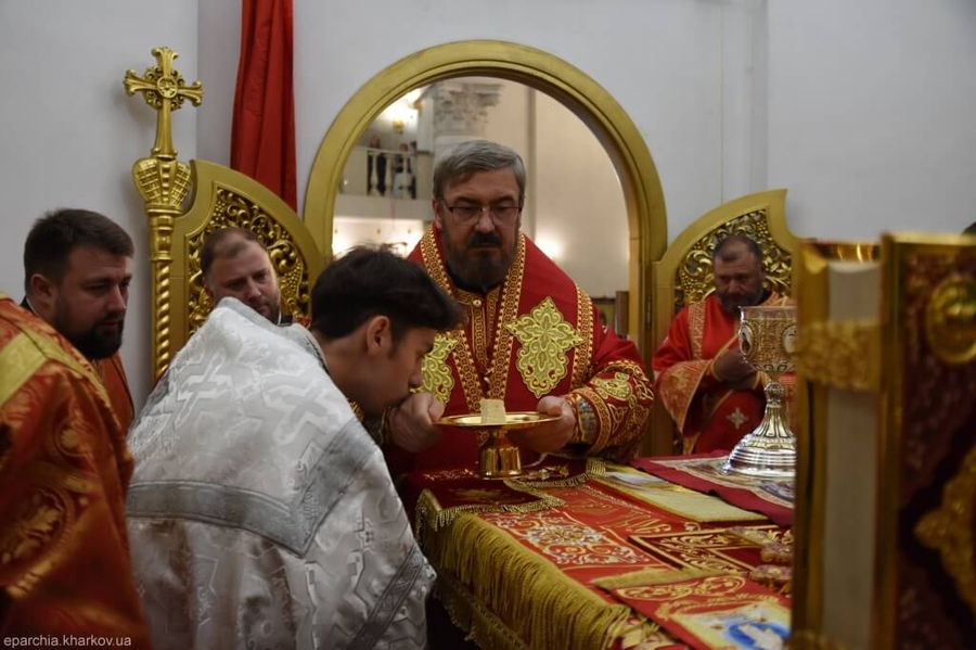 Божественна літургія в Жено-Мироносицькому храмі міста Харкова (ФОТО) | Фото 11