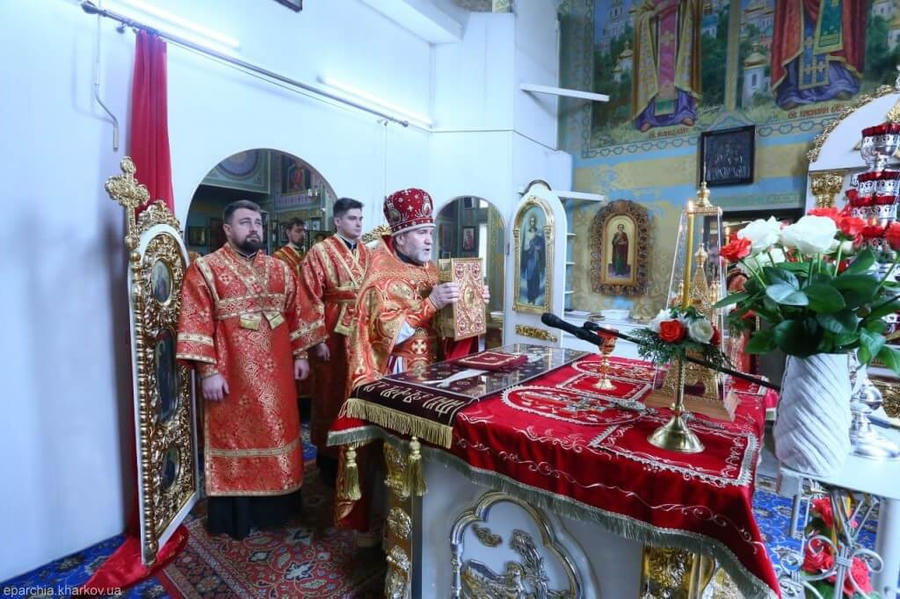 Митрополит Онуфрій звершив Божественну Літургію у нашому храмі (ФОТО) | Фото 8