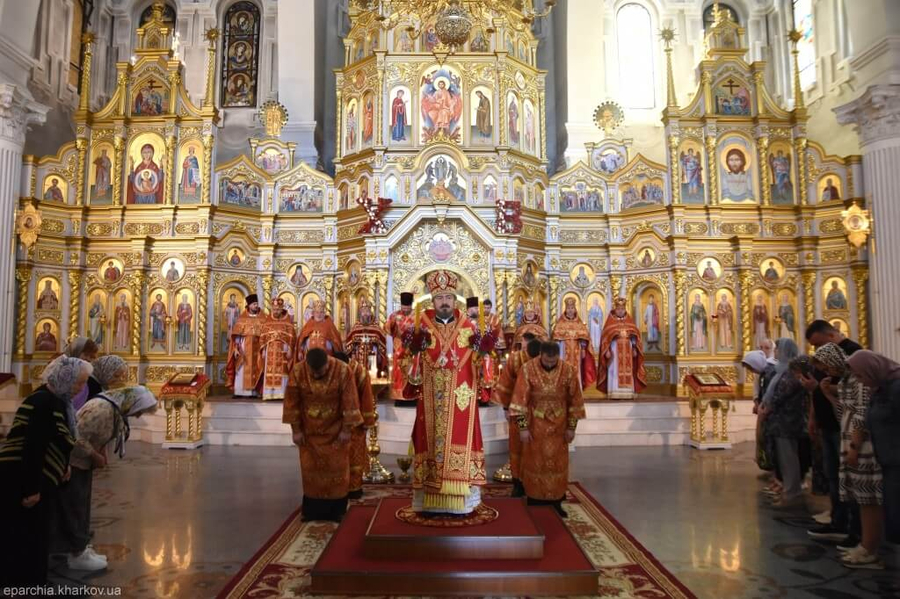 Божественна літургія в Жено-Мироносицькому храмі міста Харкова (ФОТО) | Фото 5